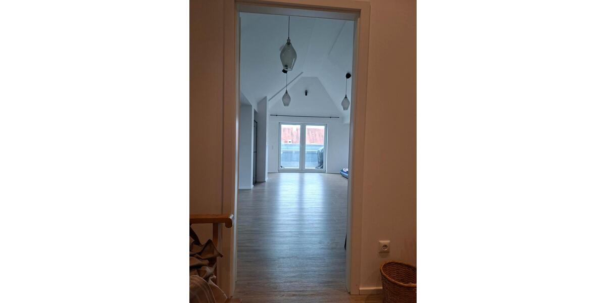 Dachgeschoßwohnung Augsburg Lechhausen - 3 Zimmer, 96 m&sup2;, 1.250&euro; | Angebot:26636175