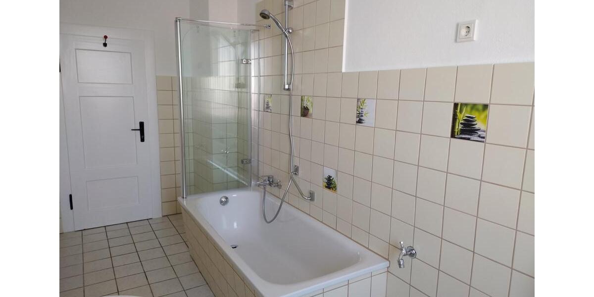 Etagenwohnung Bad Salzdetfurth - 4 Zimmer, 106 m&sup2;, 750&euro; | Angebot:25650355