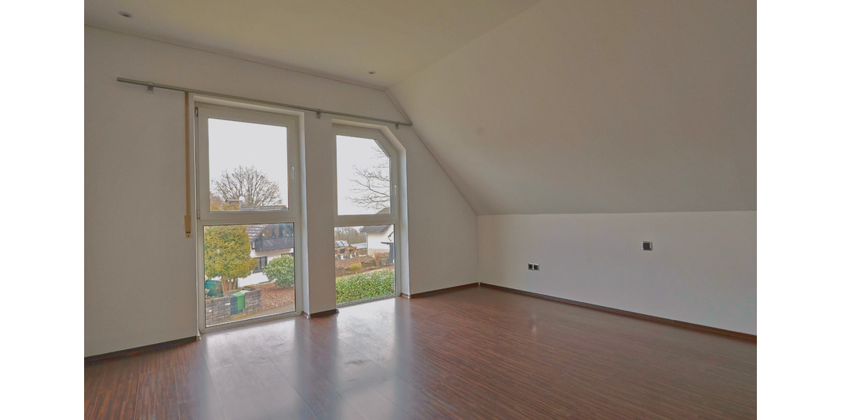 Maisonettenwohnung Wiehl - 5 Zimmer, 171 m&sup2;, 1.250&euro; | Angebot:24705613