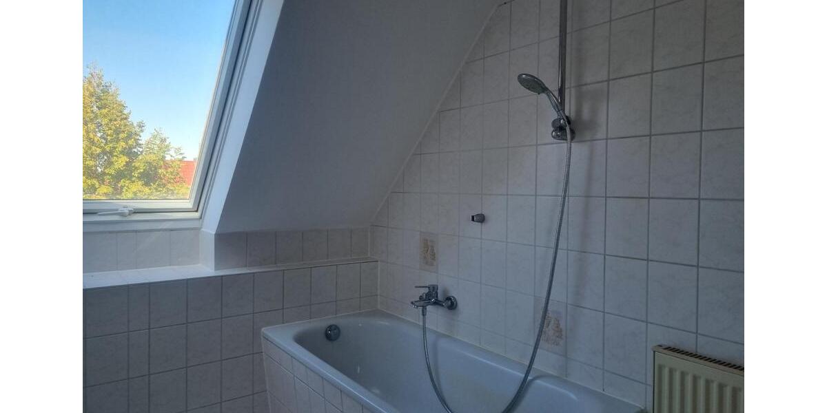 Dachgeschoßwohnung Halberstadt - 2 Zimmer, 55 m&sup2;, 300&euro; | Angebot:23768307