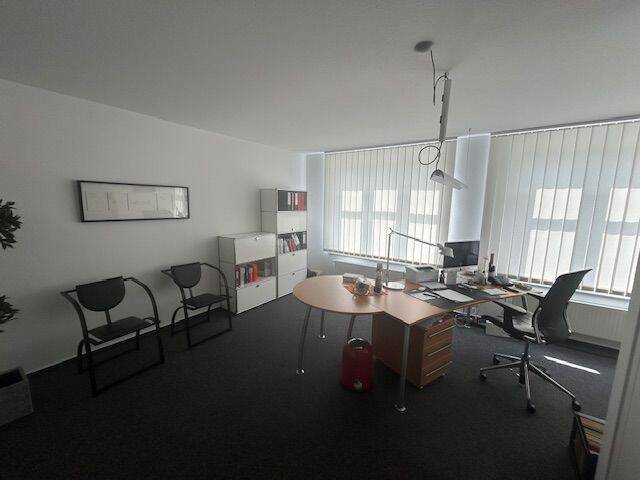 Gewerbeobjekt Wetzlar - 2 Zimmer, 85 m&sup2;, 850&euro; | Angebot:23975852