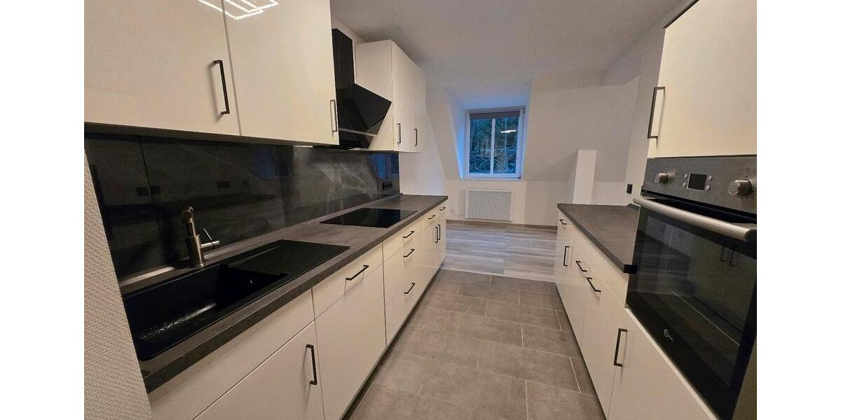 Dachgeschoßwohnung Püttlingen - 2.5 Zimmer, 62 m&sup2;, 780&euro; | Angebot:26050558