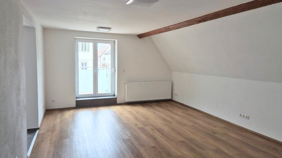 Dachgeschoßwohnung Sulz am Neckar - 4 Zimmer, 90 m&sup2;, 900&euro; | Angebot:27595387