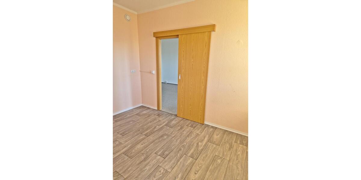 Etagenwohnung Kirchberg - 6 Zimmer, 126 m&sup2;, 650&euro; | Angebot:24438624