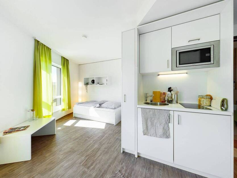 Erstbezug nach Modernisierung: Möbliertes + helles Apartment am Campus Riedberg | Large Bude 1 zimmer