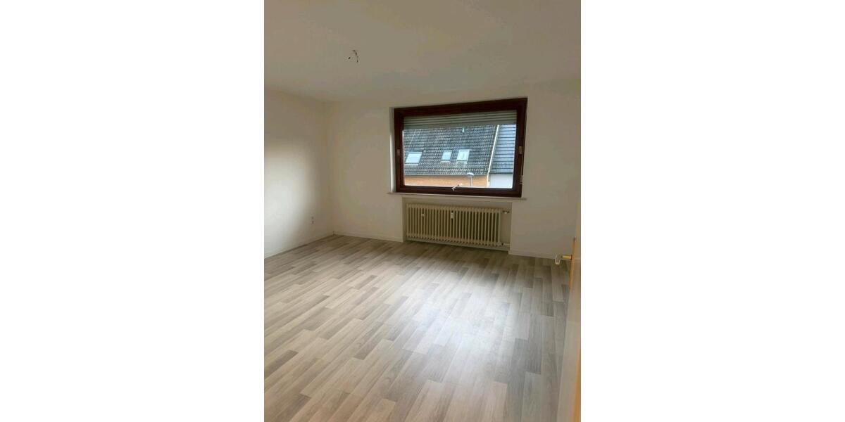 Etagenwohnung Peine Südstadt - 5 Zimmer, 100 m&sup2;, 1.250&euro; | Angebot:26268041