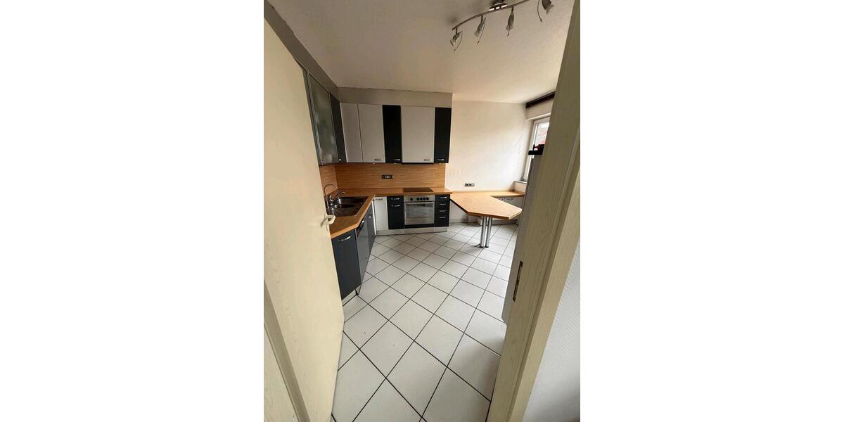 Etagenwohnung Hettstadt - 4 Zimmer, 105 m&sup2;, 1.300&euro; | Angebot:25144631