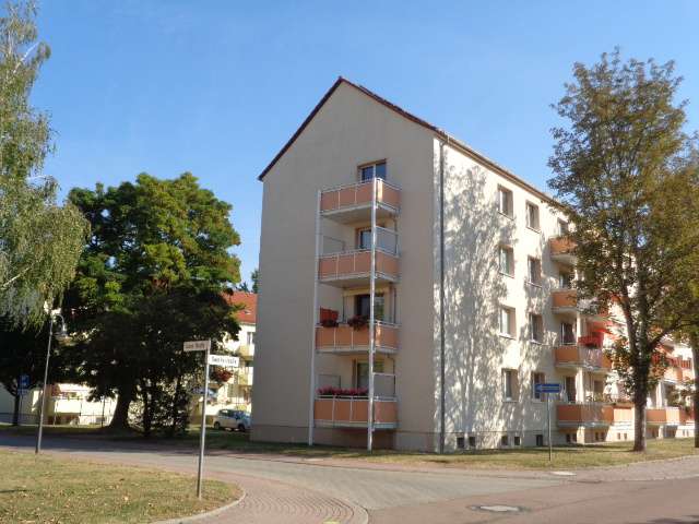 Wohnung zum Mieten in Braunsbedra 324 € 58.8 m²