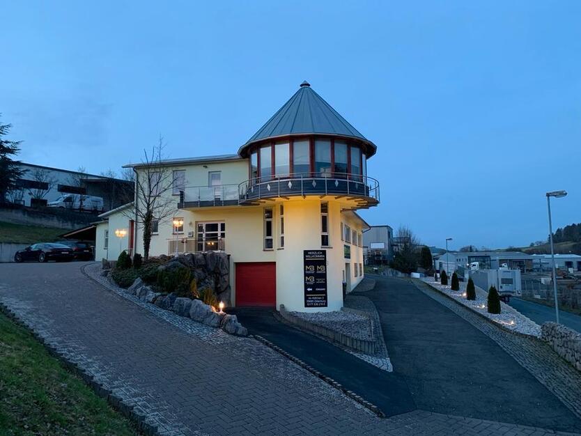 Vermiete exklusive 2ZKB Wohnung in 35685 Manderbach