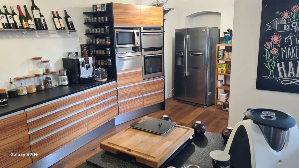 3 Zimmer-Wohnung mit 35 m² Balkon inkl. Einbauküche & Parkplatz 3 zimmer