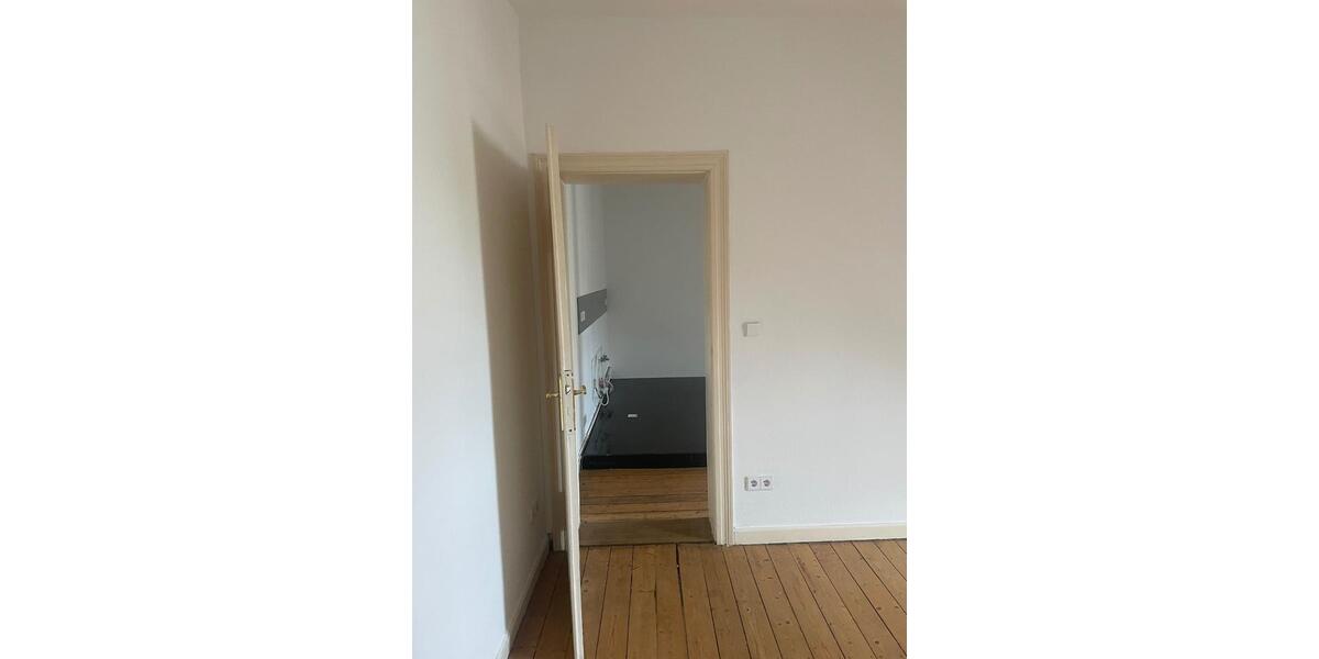 Dachgeschoßwohnung Wiesbaden Biebrich - 4 Zimmer, 105 m&sup2;, 1.190&euro; | Angebot:23487974