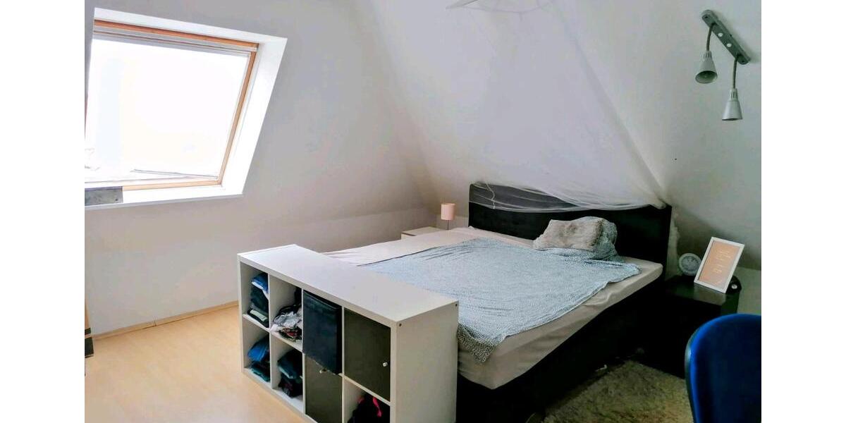 Hungen Kernstadt DG Whg. 2 Zimmer - , Küche - Bad 1 zimmer