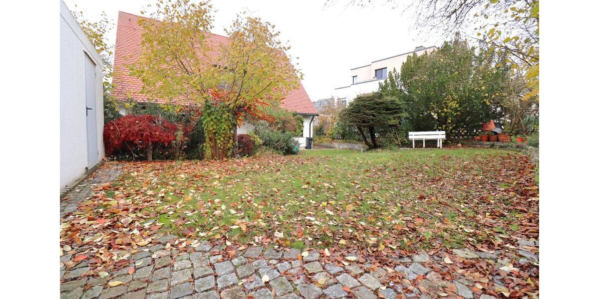 Einfamilienhaus Schwabach - 5 Zimmer, 220 m&sup2;, 2.700&euro; | Angebot:26232015