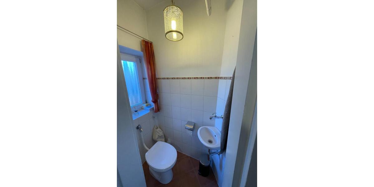 Charmante Altbauwohnung in zentraler Lage – mit Balkonen, Garage 2 zimmer