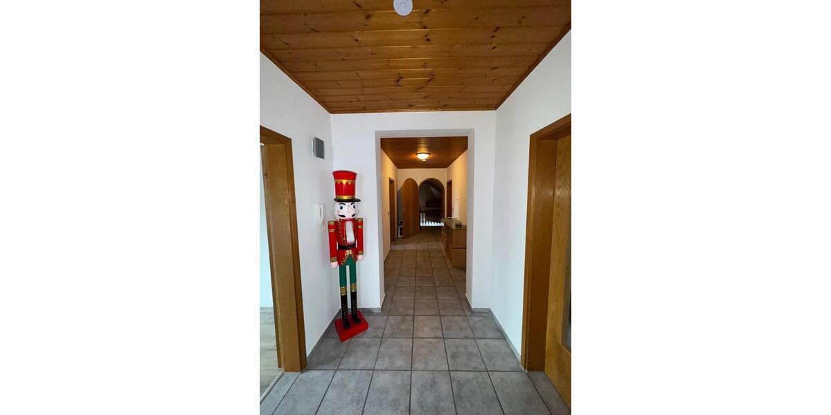 Dachgeschoßwohnung Weilmünster - 3 Zimmer, 123 m&sup2;, 900&euro; | Angebot:25944225