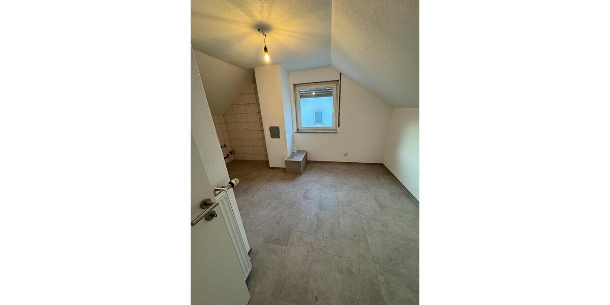 Dachgeschoßwohnung Albstadt Gemarkung Onstmettingen - 1.5 Zimmer, 45 m&sup2;, 500&euro; | Angebot:25887928