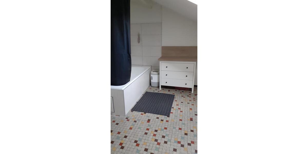 Dachgeschoßwohnung Neusäß - 1 Zimmer, 72 m&sup2;, 790&euro; | Angebot:25292406