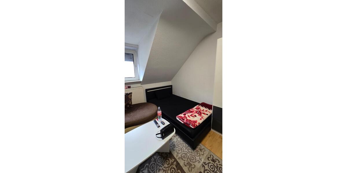 Etagenwohnung Saarbrücken West - 1 Zimmer, 35 m&sup2;, 415&euro; | Angebot:26222013