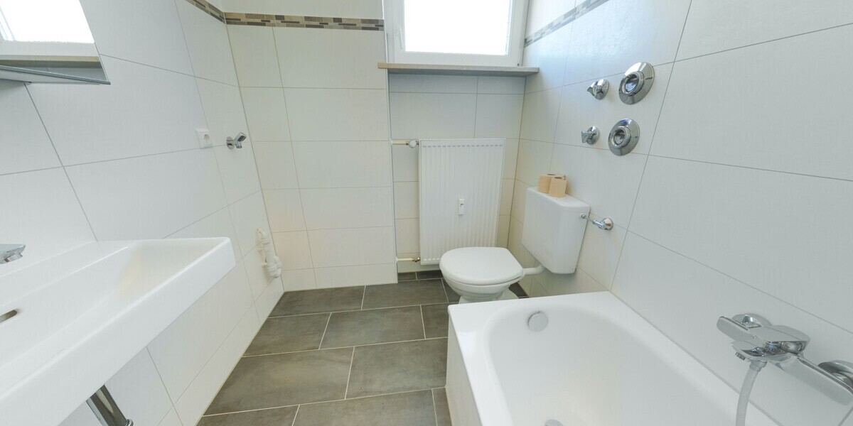 2-Zimmer-Mietwohnung in Freilassing, Ortsteil Hofham. 1. Obergeschoss mit Südbalkon. Frei ab sofort. - Etagenwohnung Freilassing Freilassing | Angebot:26723305