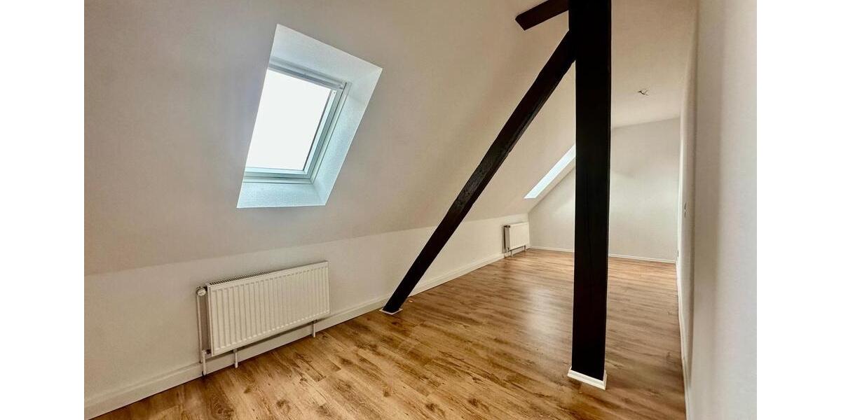 Altstadtjuwel im DG – 126 m² mit Sichtbalken, sofort bezugsfrei 4 zimmer