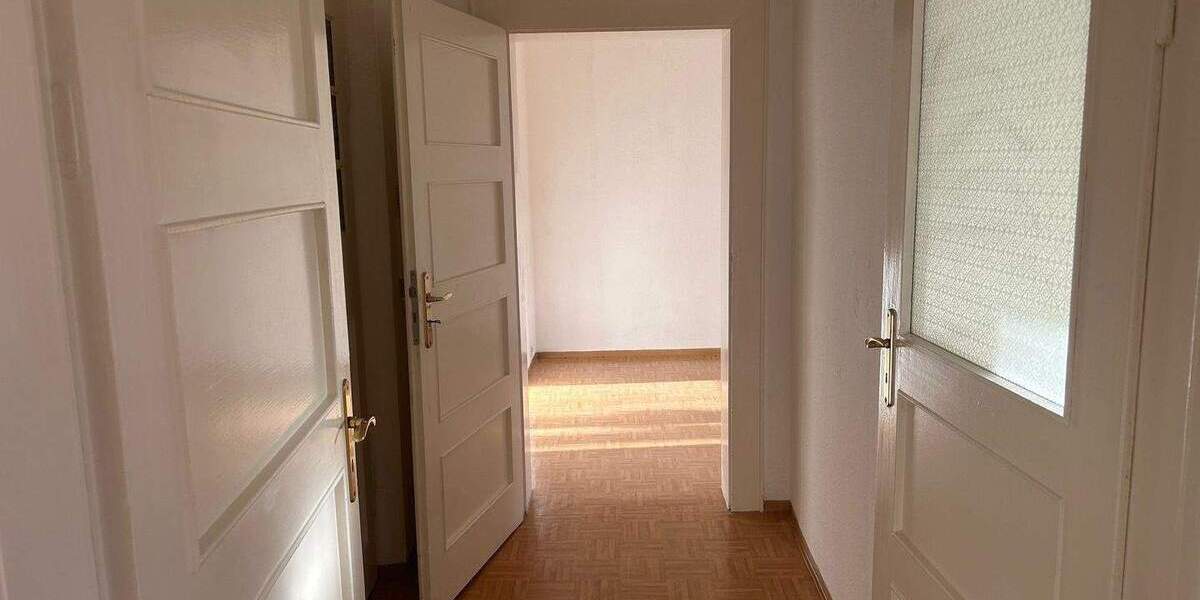 Zimmer Halle (Saale) Damaschkestraße - 2 Zimmer, 49 m&sup2;, 400&euro; | Angebot:25996372