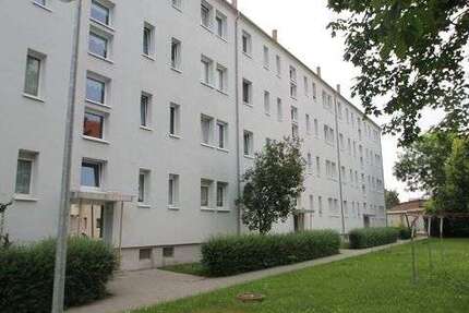 Wohnung Bernburg (Saale) Bergstadt - 2 Zimmer, 46 m&sup2;, 286&euro; | Angebot:27068736