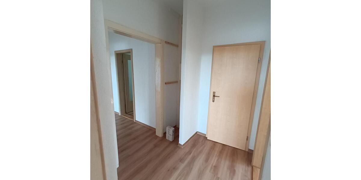 Etagenwohnung Schkopau - 3 Zimmer, 65 m&sup2;, 375&euro; | Angebot:25854876
