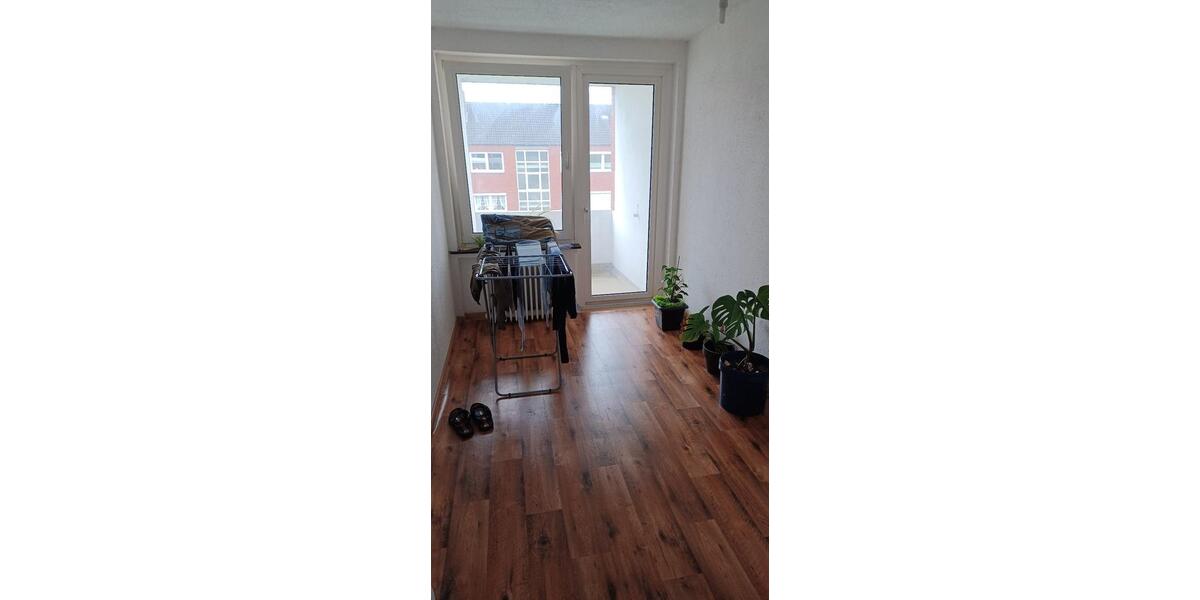 Etagenwohnung Emden Rysumer Landstraße - 3 Zimmer, 87 m&sup2;, 550&euro; | Angebot:24869464