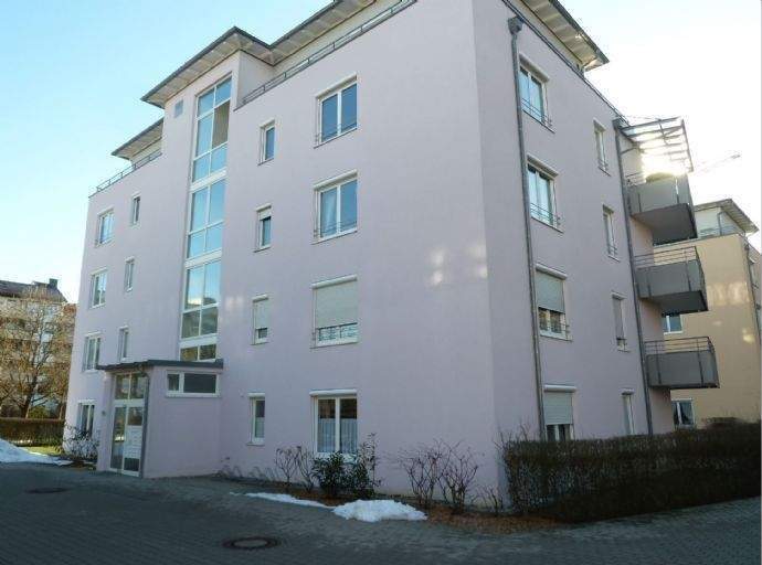 Etagenwohnung Burghausen - 2 Zimmer, 84 m&sup2;, 890&euro; | Angebot:25957165