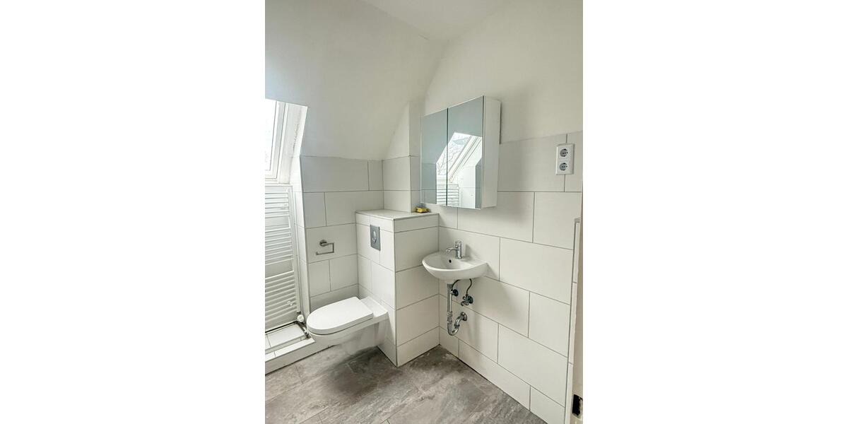 Dachgeschoßwohnung Lippstadt - 3 Zimmer, 72 m&sup2;, 700&euro; | Angebot:26568379