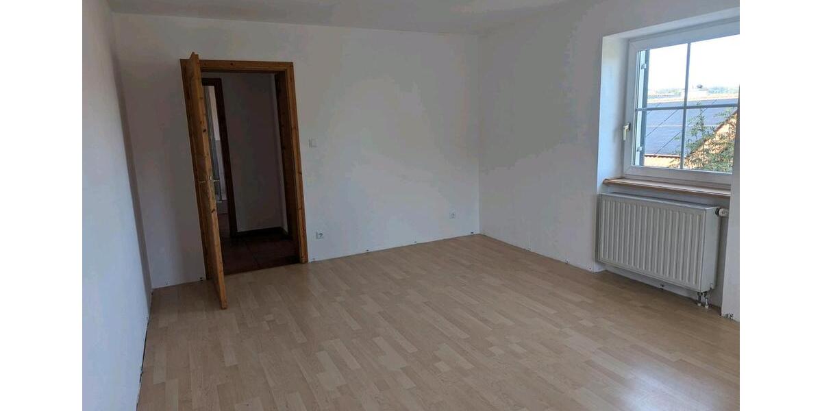 Erdgeschoßwohnung Memmingen - 4 Zimmer, 160 m&sup2;, 1.400&euro; | Angebot:26072112