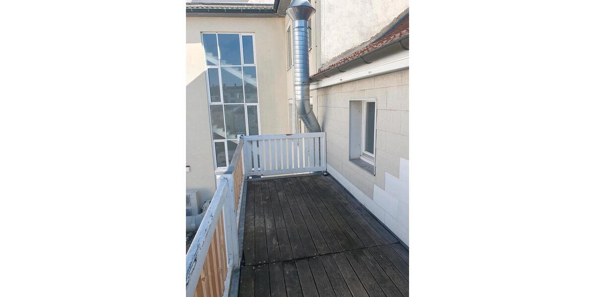 Wohnen auf Zeit Freiburg im Breisgau - 4 Zimmer, 16 m&sup2;, 350&euro; | Angebot:26190896