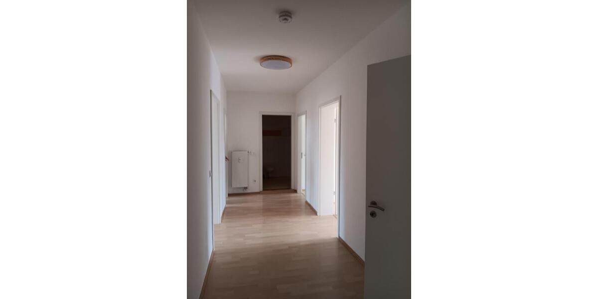 Etagenwohnung Freital - 4 Zimmer, 114 m&sup2;, 860&euro; | Angebot:25148230