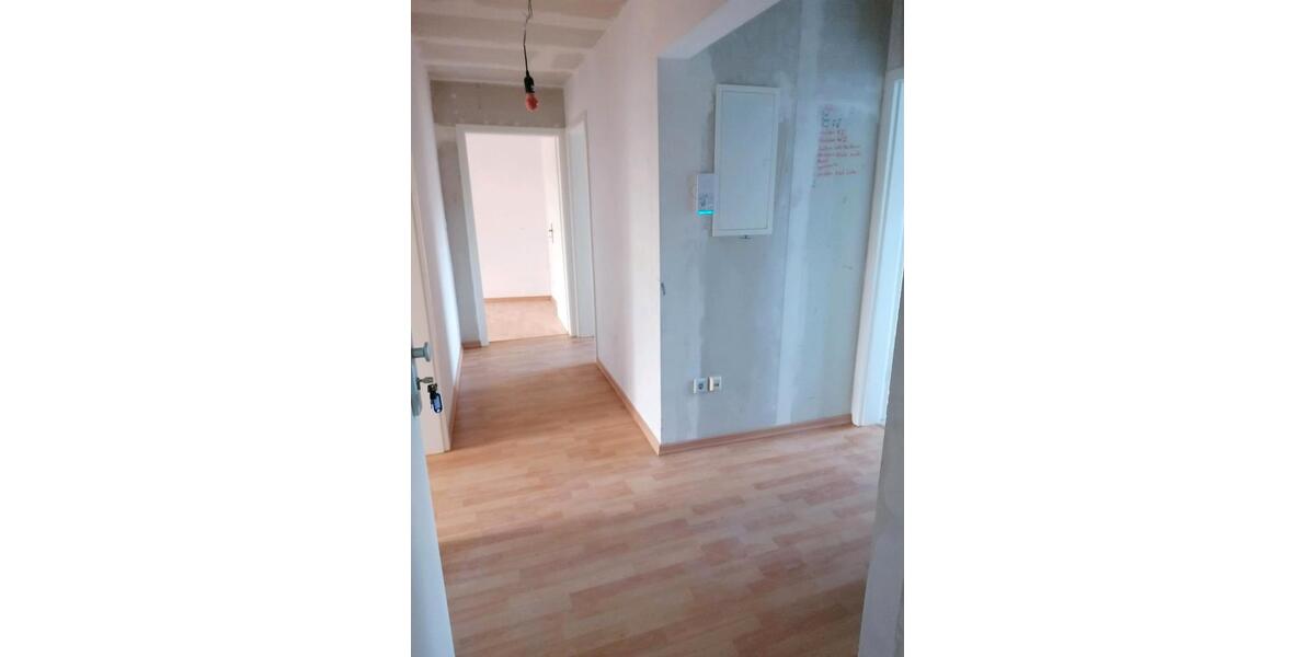 Etagenwohnung Lützen - 1 Zimmer, 76 m&sup2;, 690&euro; | Angebot:25857651