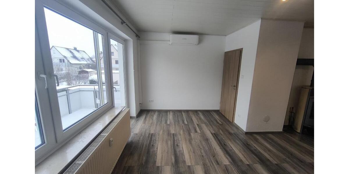 Helle Dachgeschosswohnung 80 qm in Enger mit Balkon und Carport 3 zimmer
