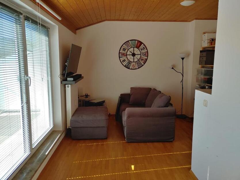 ***lichtdurchflutetes 2-Zimmer-Apartment mit wunderschöner Dachterrasse in Regenstauf- Diesenbach** zimmer