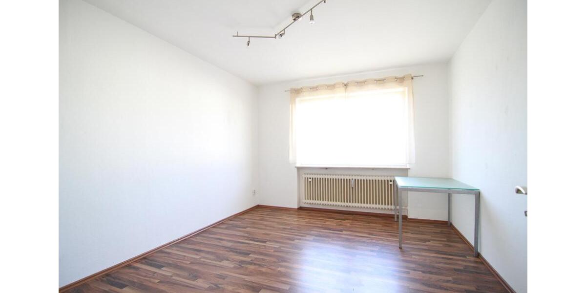 Wohnen auf Zeit Weiden in der Oberpfalz - 3 Zimmer, 74 m&sup2;, 450&euro; | Angebot:26039784