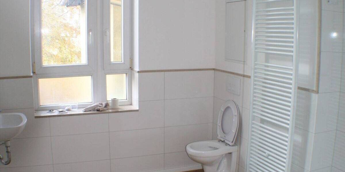 DU , Dellpl.25, 2.OG, 85 m², 2 Zi, Flur, Küche, Bad,Balkon,zusätzl.ein App. 1 Zi.,Flur,WC,1 gr.Einbauschrank 3 zimmer