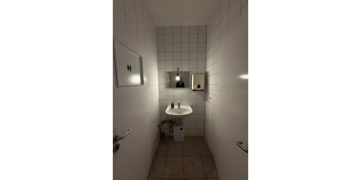 Etagenwohnung Saarbrücken Neue Bremm - 4 Zimmer, 160 m&sup2;, 2.500&euro; | Angebot:26024084