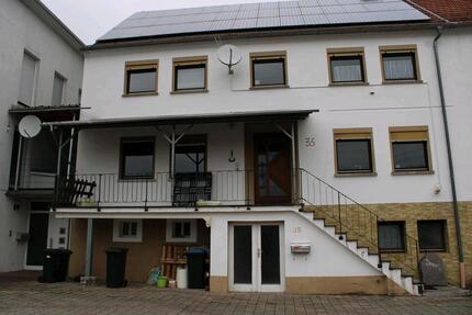 Haus mit Garten und Parkplätze zimmer