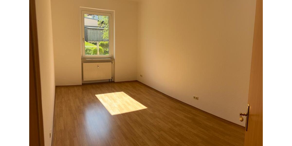 Erdgeschoßwohnung Zeitz - 3 Zimmer, 70 m&sup2;, 420&euro; | Angebot:26285236