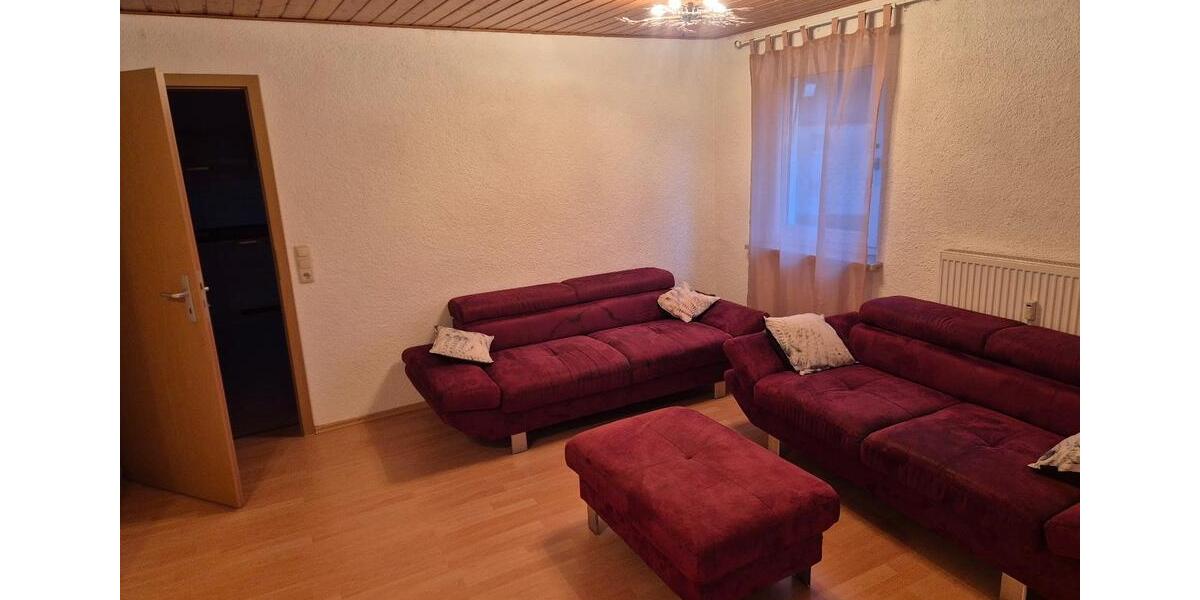 Etagenwohnung Helmbrechts - 2 Zimmer, 77 m&sup2;, 430&euro; | Angebot:26561803
