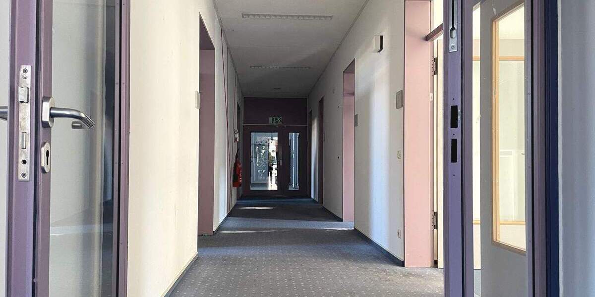 Gewerbeobjekt Bamberg Gereuth - 8 Zimmer, 338 m&sup2;, 2.960&euro; | Angebot:25734006