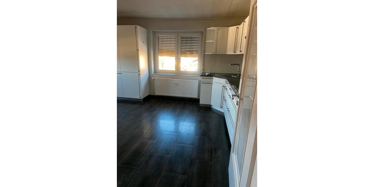 Etagenwohnung Gründau - 3 Zimmer, 100 m&sup2;, 1.350&euro; | Angebot:25827332