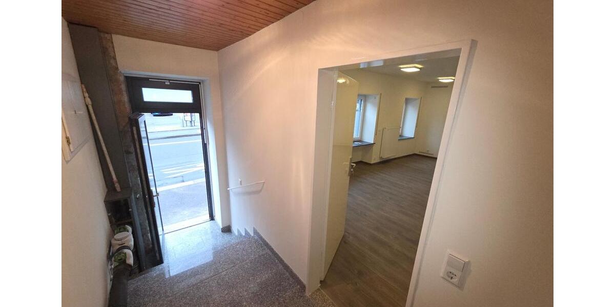 Gewerbeeinheit Ideal für: Fahrschule, Nachhilfe, Praxis,... in HD zimmer