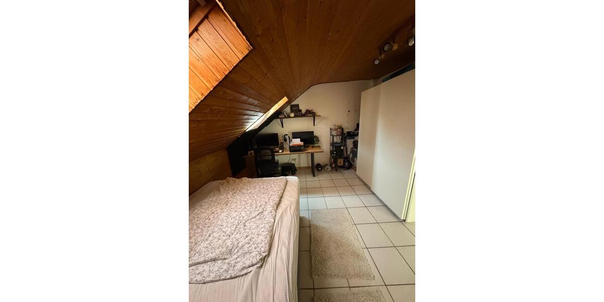 Dachgeschoßwohnung Mauchenheim - 3 Zimmer, 120 m&sup2;, 1.000&euro; | Angebot:26045219