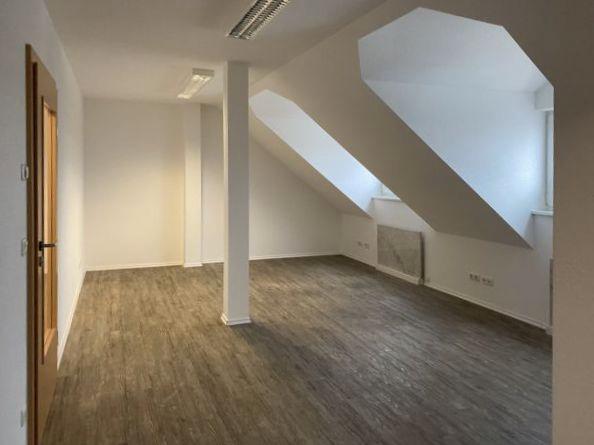 Gewerbeobjekt Neutraubling - 2.880&euro; | Angebot:25876636