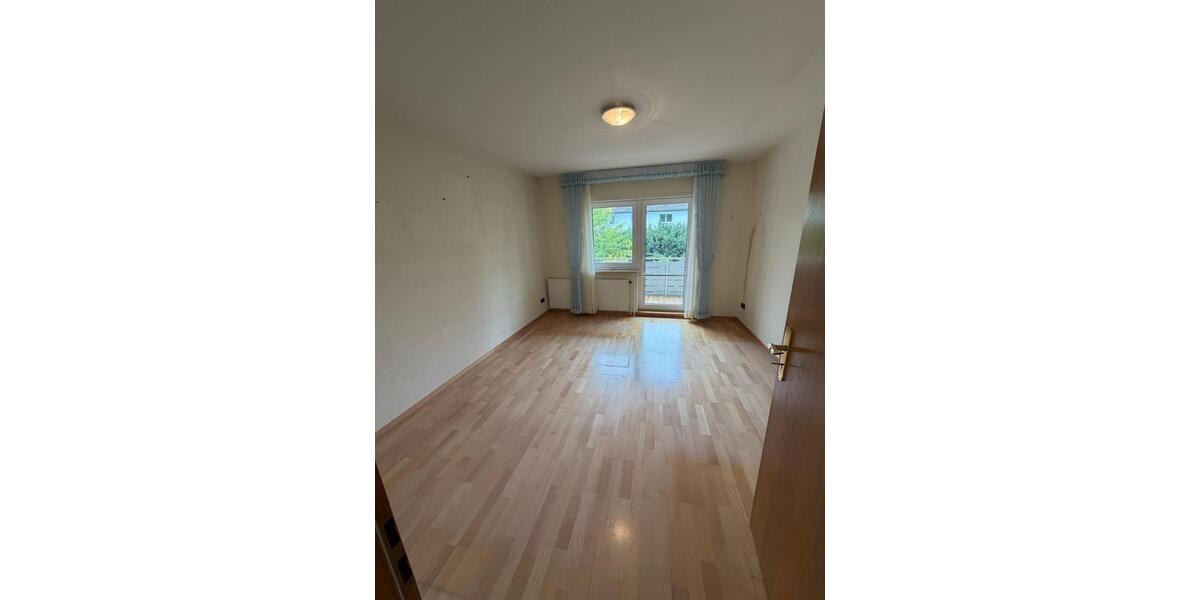 Gepflegtes 4-Zimmer-Endreihenhaus mit Garten, Keller, Garage 4 zimmer