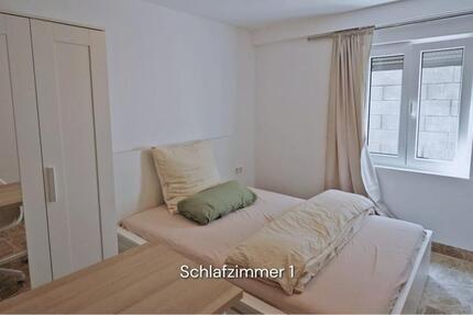 ✨WG-Zimmer 15 m² · 550 € all-in · Erstbezug mit Marmorboden & Bar