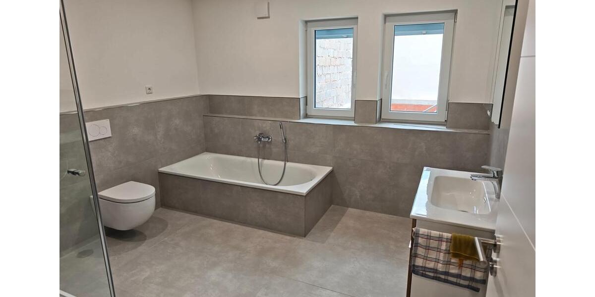 Etagenwohnung Hammelburg - 3.5 Zimmer, 111 m&sup2;, 1.200&euro; | Angebot:26614914